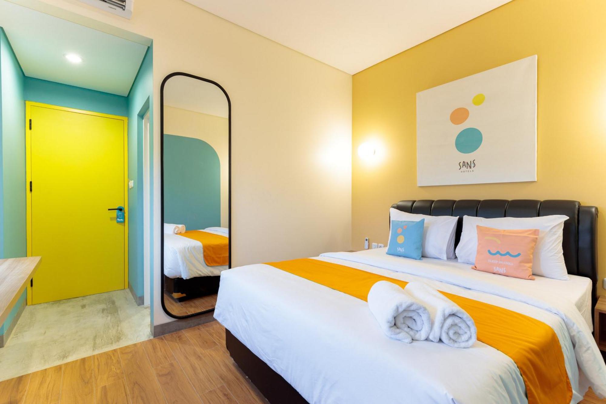 Sans Hotel Kelapa Gading Jakarta Exterior photo