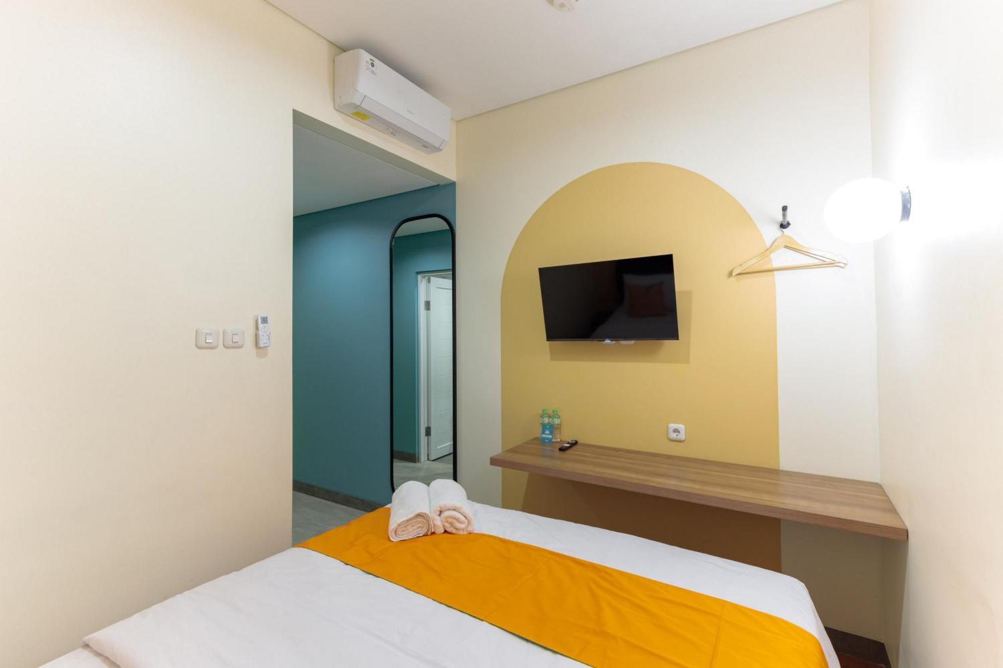 Sans Hotel Kelapa Gading Jakarta Exterior photo