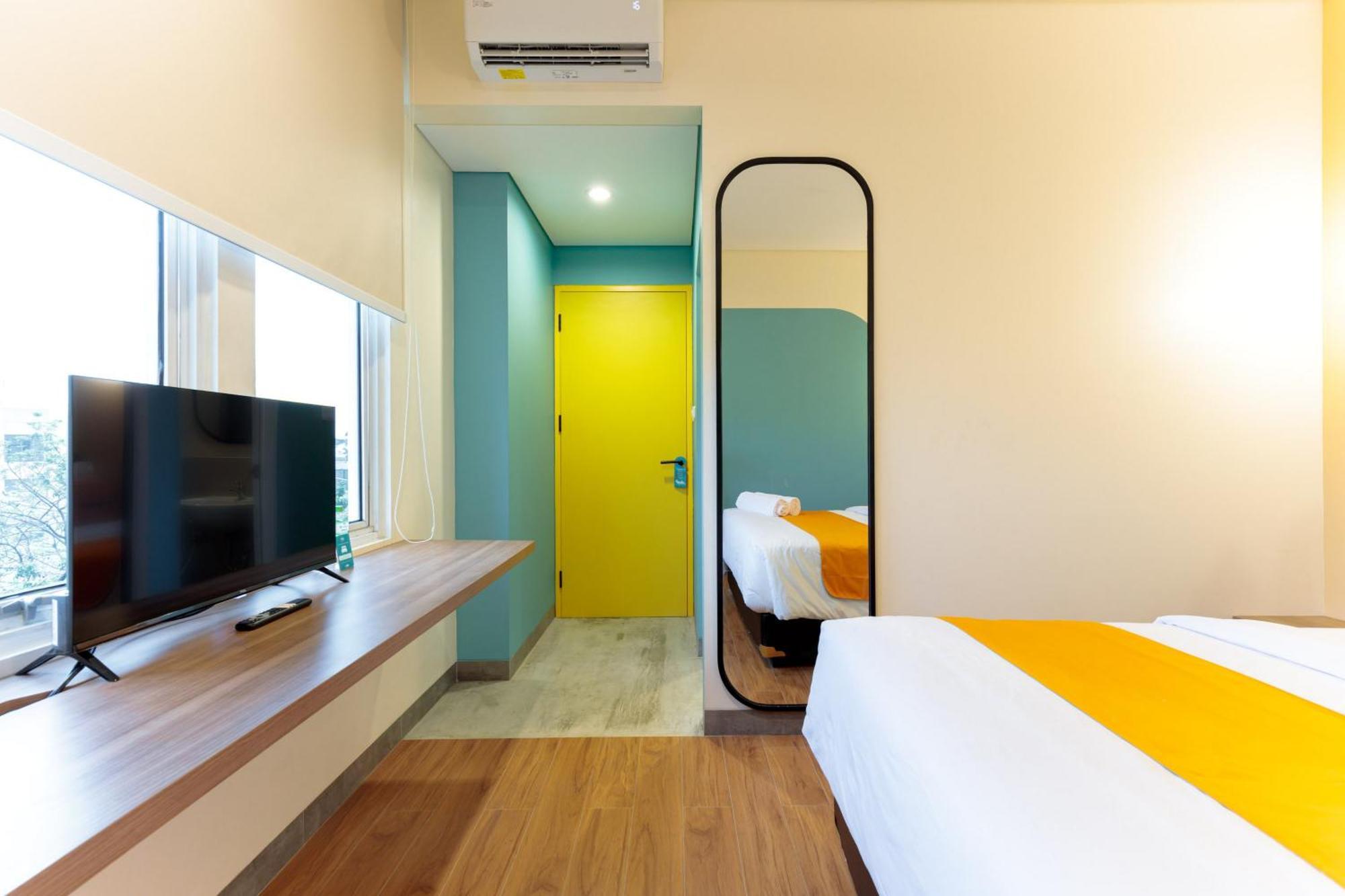 Sans Hotel Kelapa Gading Jakarta Exterior photo